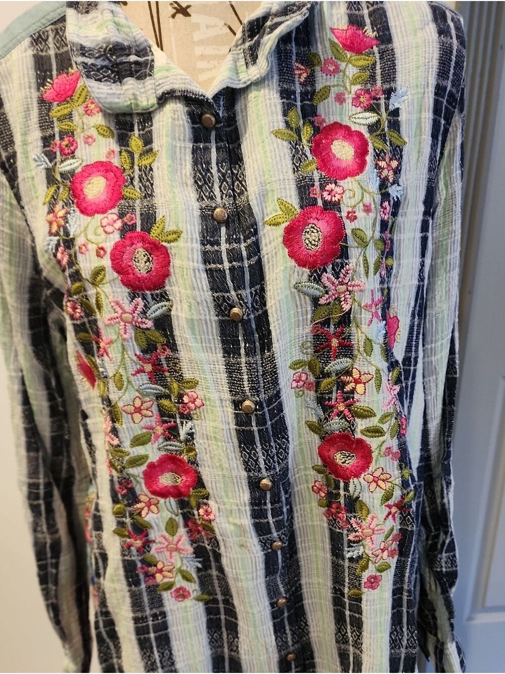 John Mark Blue Chambray Tunic with Pink Floral Accents size L - Picture 2 of 7